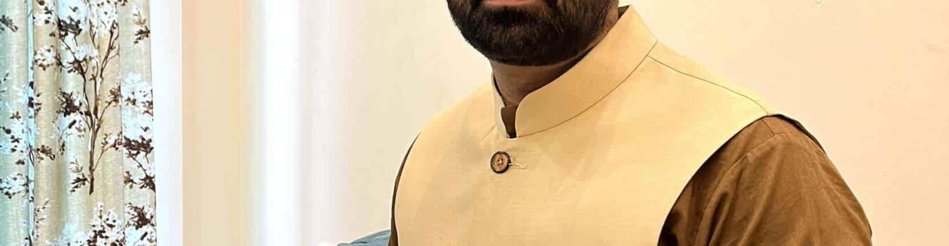 Astrologer BL Shastri a changé l’image de couverture de leur profil